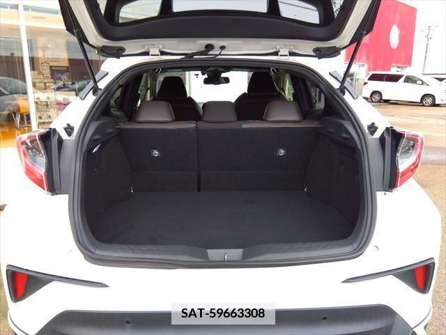 Toyota C-HR 2017-04 379585-5