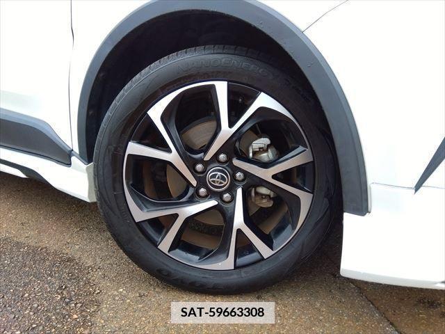Toyota C-HR 2017-04 379585-3