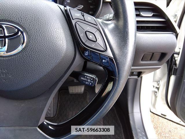 Toyota C-HR 2017-04 379585-14