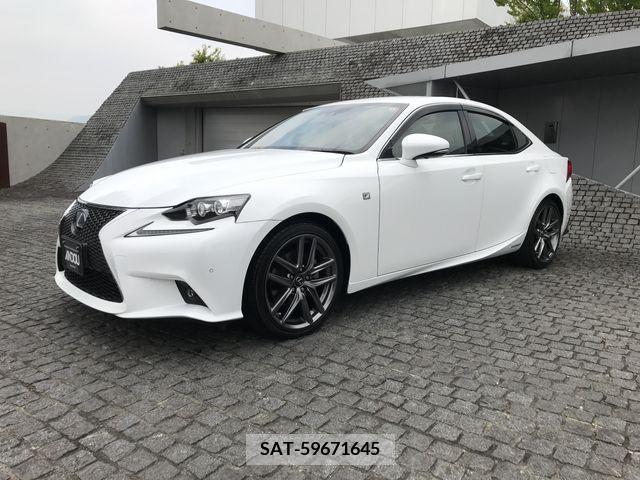 Lexus IS 2015-09 297926-1
