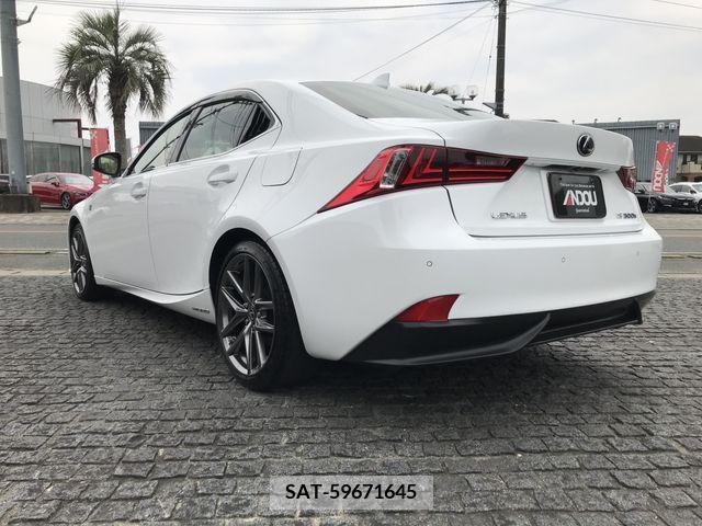 Lexus IS 2015-09 297926-2
