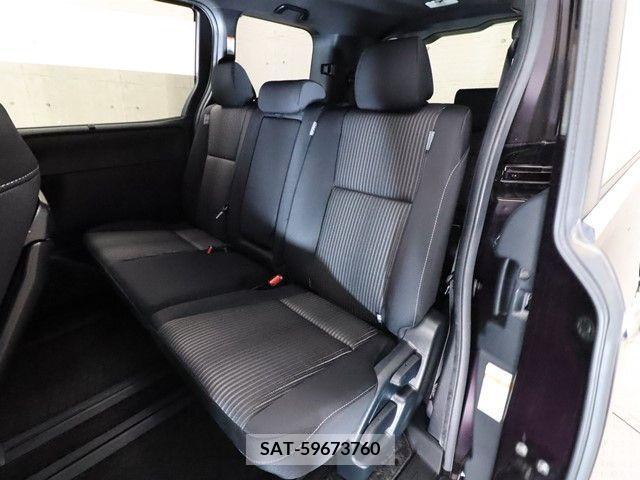 Toyota NOAH 2018-01 331468-6