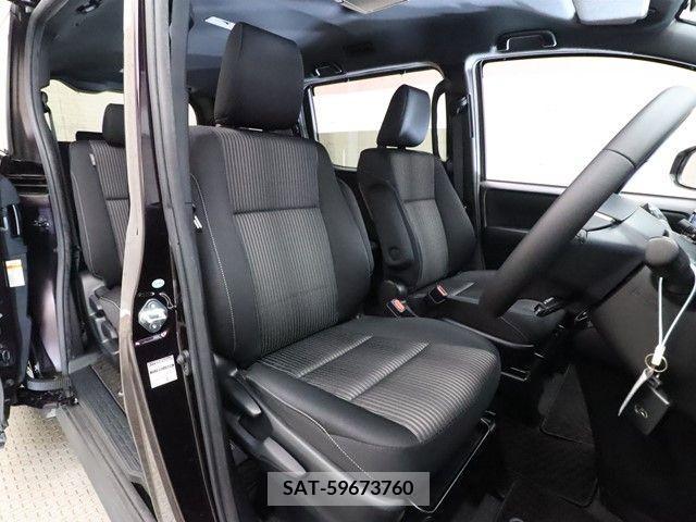Toyota NOAH 2018-01 331468-3