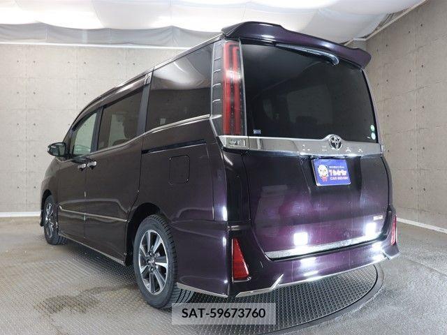 Toyota NOAH 2018-01 331468-24