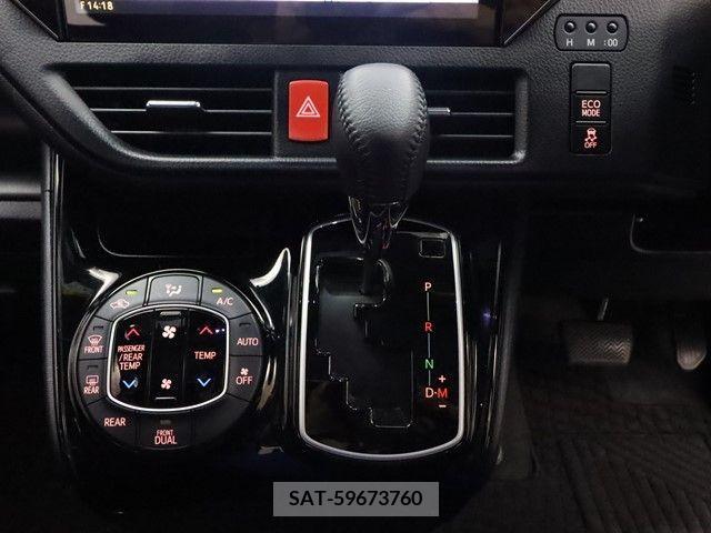 Toyota NOAH 2018-01 331468-12
