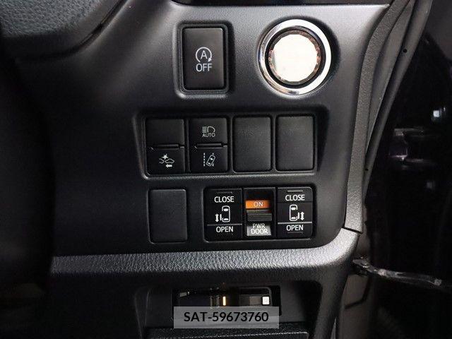 Toyota NOAH 2018-01 331468-11