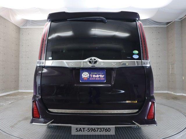 Toyota NOAH 2018-01 331468-23