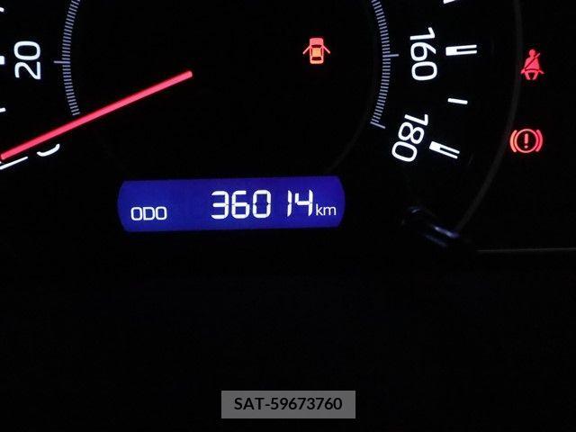 Toyota NOAH 2018-01 331468-28
