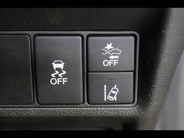 Honda e 2015-04 13132-3