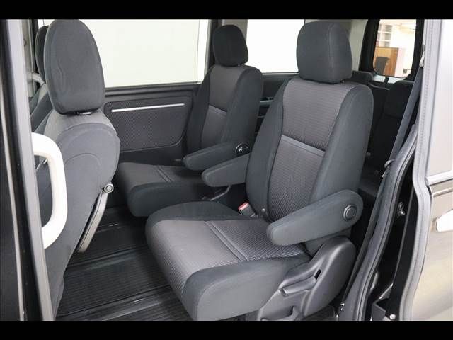 Honda e 2015-04 13132-11