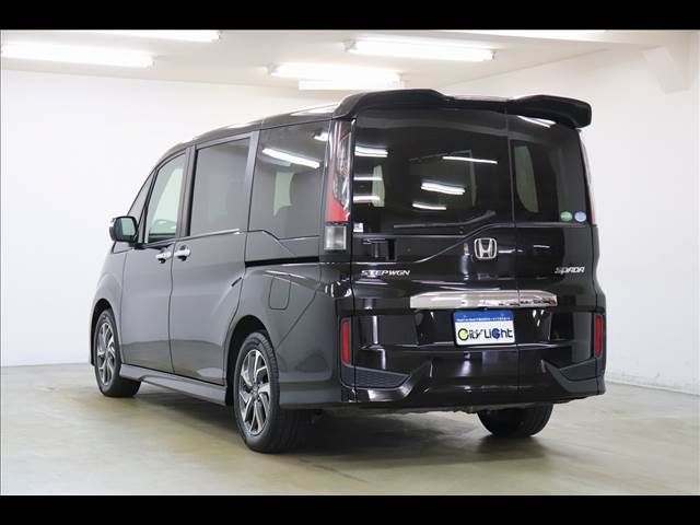Honda e 2015-04 13132-19