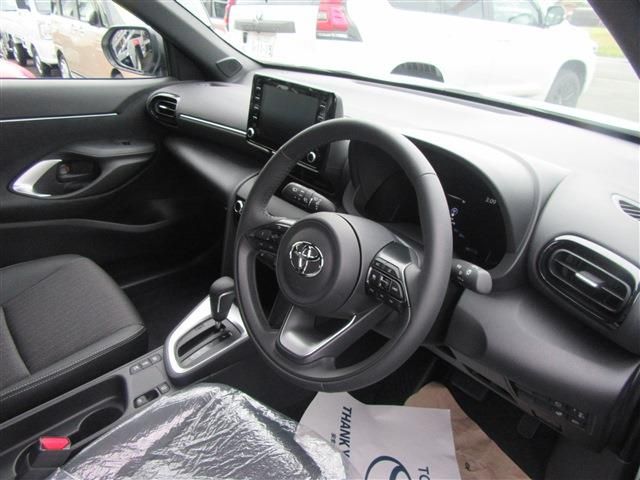 Toyota YARIS CROSS 2023-06 14209-4