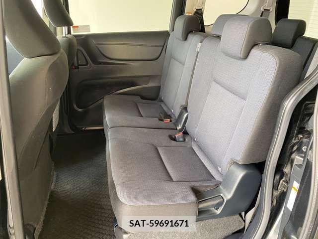 Toyota SIENTA 2017-07 385034-7