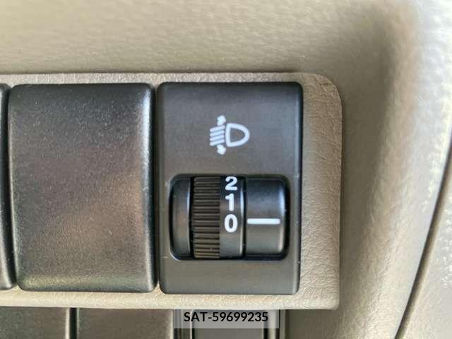 Mitsubishi MINICAB VAN 2017-04 325478-11