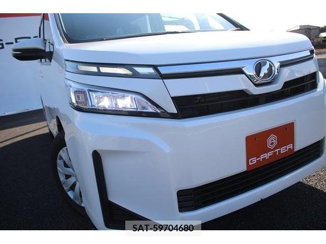 Toyota VOXY 2018-04 220397-13