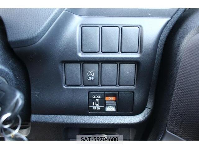 Toyota VOXY 2018-04 220397-6
