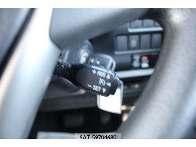 Toyota VOXY 2018-04 220397-7