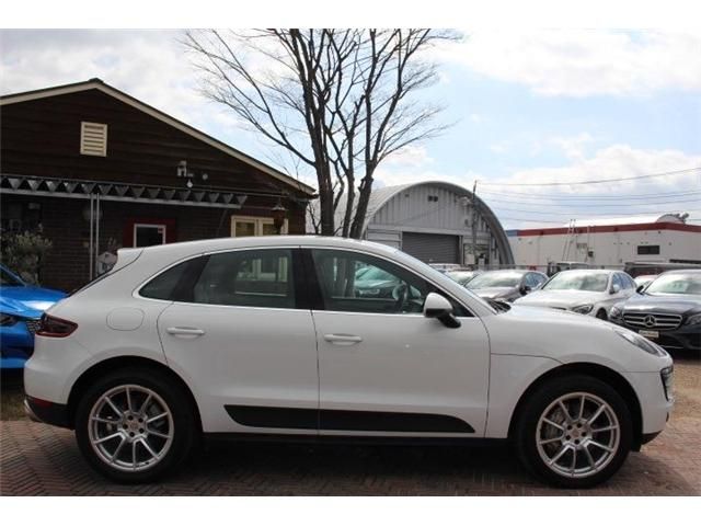 Porsche MACAN 2015-05 1870-1