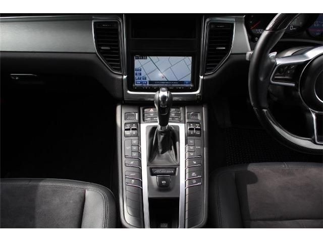 Porsche MACAN 2015-05 1870-7