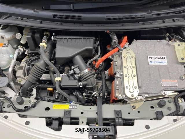 Nissan NOTE 2017-09 279957-18