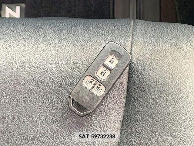 Honda N BOX CUSTOM 2018-03 208853-5