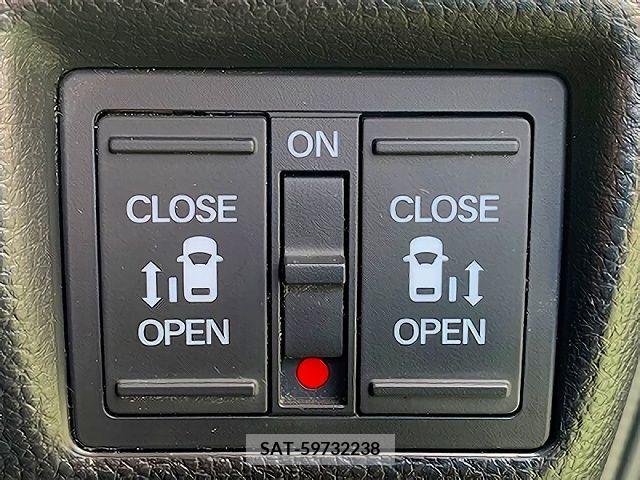 Honda N BOX CUSTOM 2018-03 208853-10