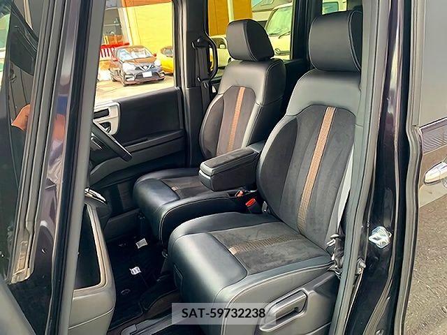 Honda N BOX CUSTOM 2018-03 208853-12