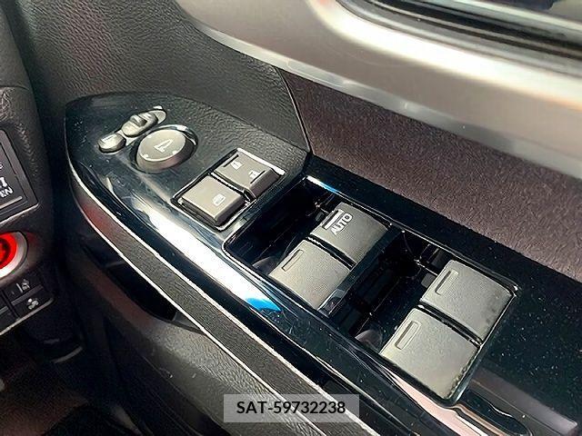 Honda N BOX CUSTOM 2018-03 208853-22