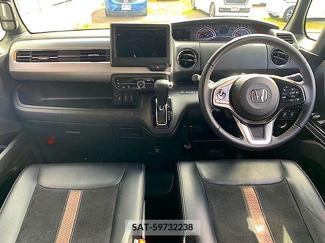 Honda N BOX CUSTOM 2018-03 208853-1