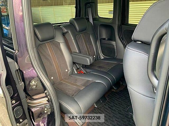 Honda N BOX CUSTOM 2018-03 208853-3