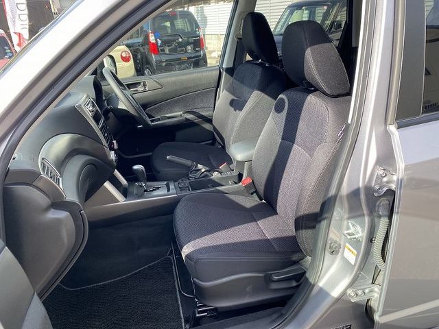 Subaru FORESTER 2011-01 184048-12