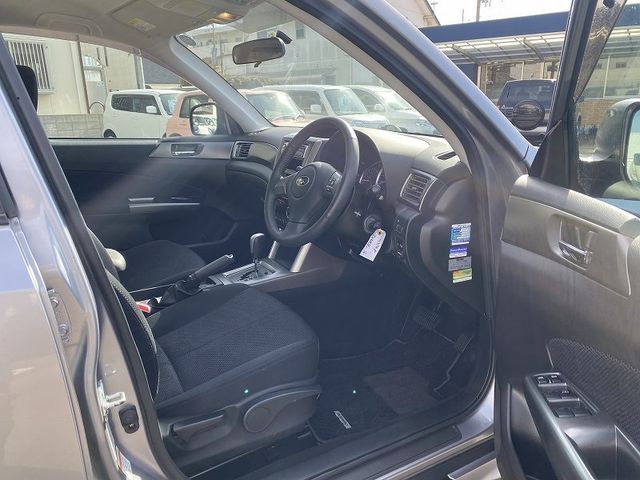 Subaru FORESTER 2011-01 184048-10