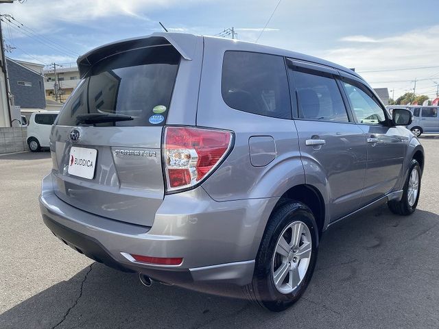 Subaru FORESTER 2011-01 184048-7