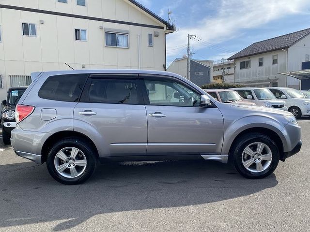 Subaru FORESTER 2011-01 184048-8