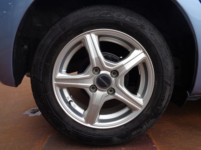 Toyota VITZ 2011-02 5593-22