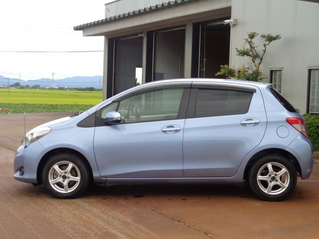 Toyota VITZ 2011-02 5593-5