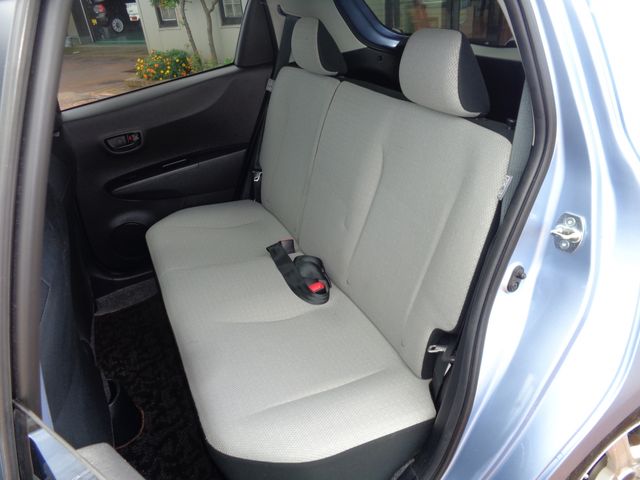 Toyota VITZ 2011-02 5593-9
