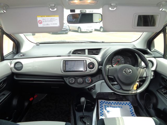 Toyota VITZ 2011-02 5593-13
