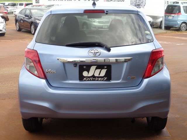 Toyota VITZ 2011-02 5593-6