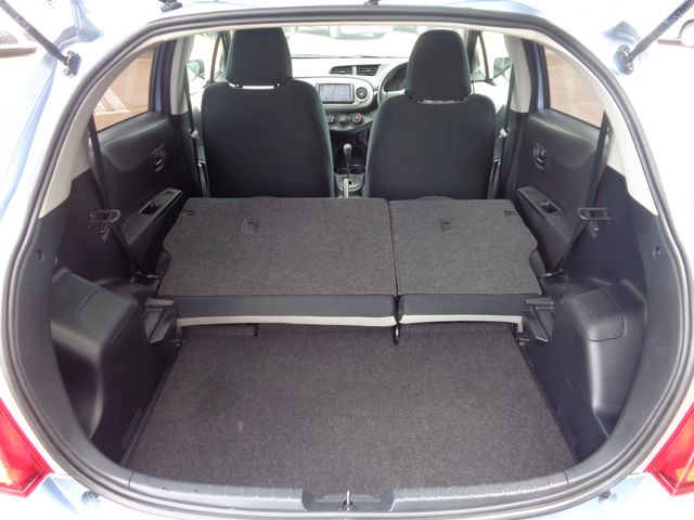 Toyota VITZ 2011-02 5593-12