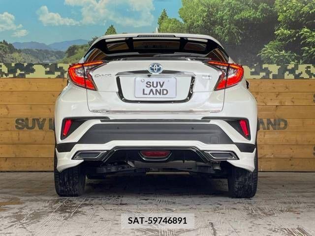 Toyota C-HR 2018-11 235009-15