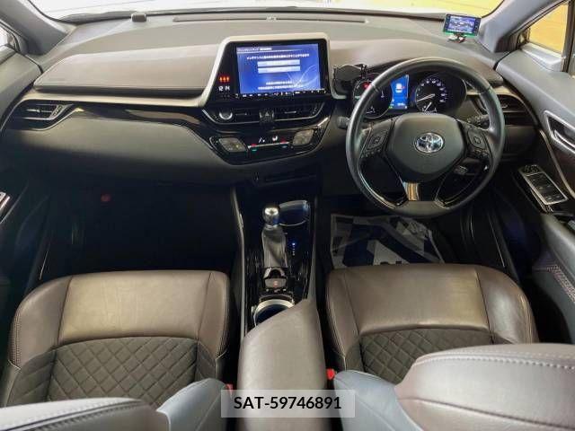 Toyota C-HR 2018-11 235009-1