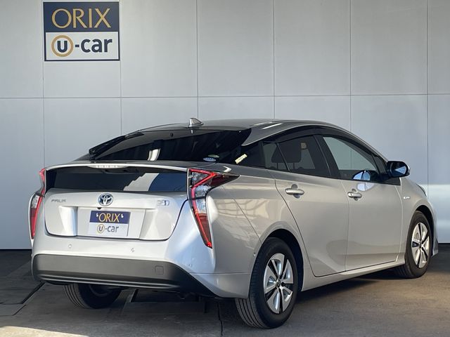 Toyota PRIUS 2018-11 21038-2