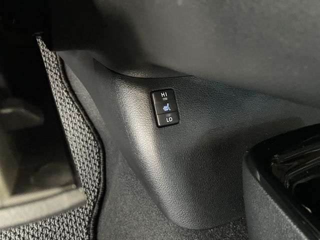 Toyota PRIUS 2018-11 21038-23