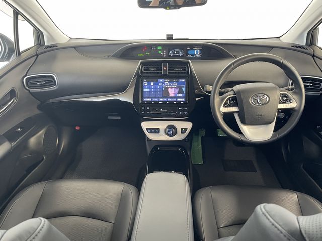 Toyota PRIUS 2018-11 21038-1