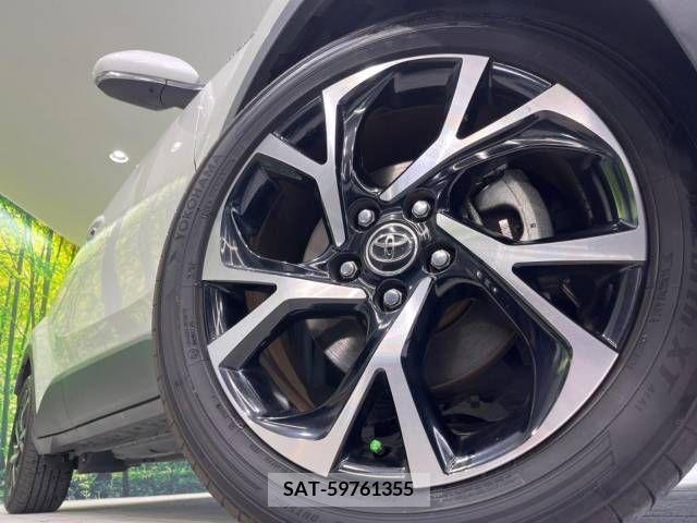 Toyota C-HR 2017-01 210551-13