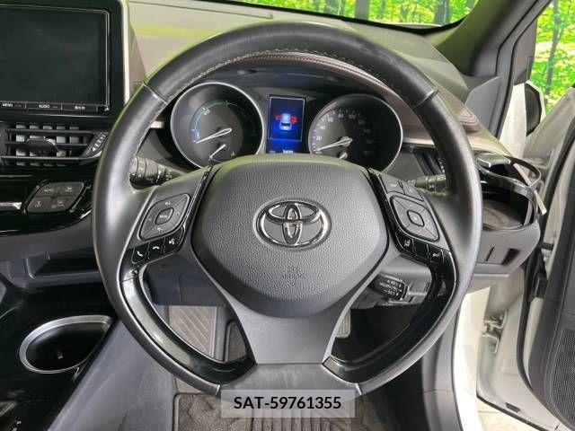 Toyota C-HR 2017-01 210551-11
