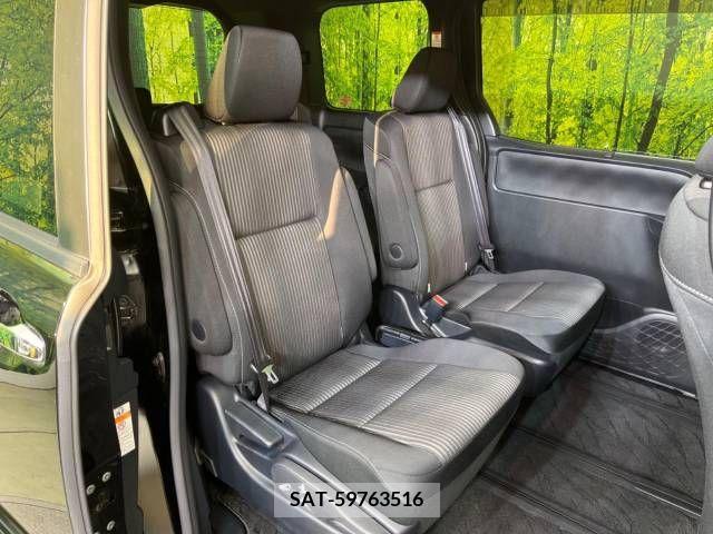 Toyota VOXY 2019-03 223974-8