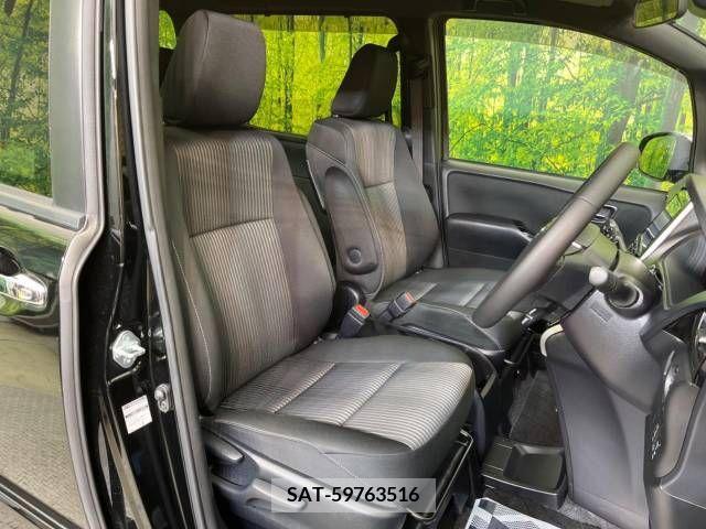 Toyota VOXY 2019-03 223974-7