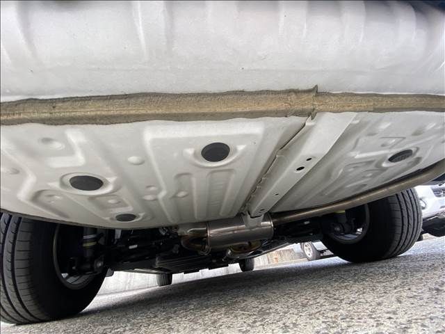 Toyota ESQUIRE 2018-01 194934-19